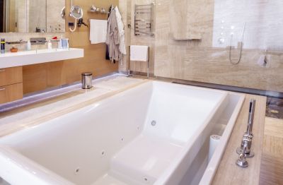 Luxurious Spa-Style Tub